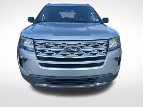 Used 2018 Ford Explorer XLT w/ Equipment Group 202A image 3