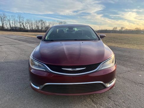 Used 2016 Chrysler 200 Limited w/ Convenience Group image 2