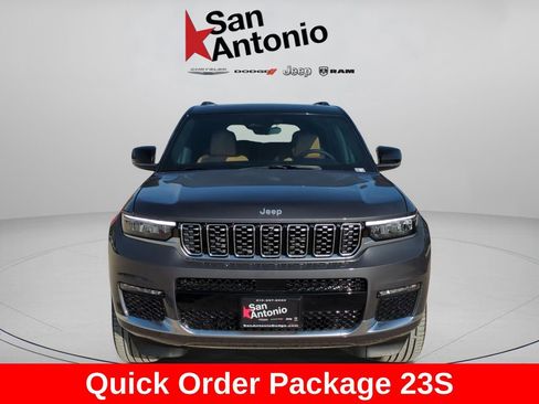 New 2025 Jeep Grand Cherokee L Summit w/ MOPAR Finishing Package AWD/4WD image 3