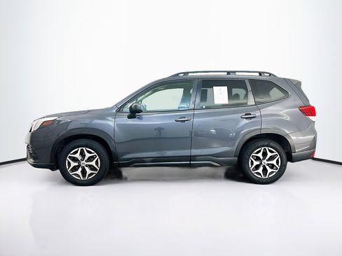 Used 2022 Subaru Forester Premium image 4