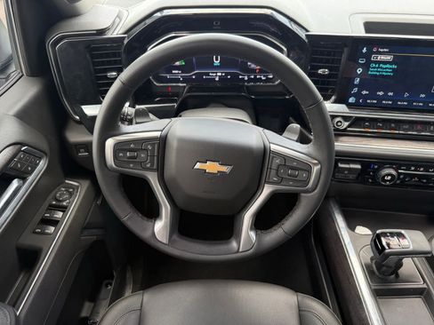 Used 2025 Chevrolet Silverado 1500 LTZ AWD/4WD image 14