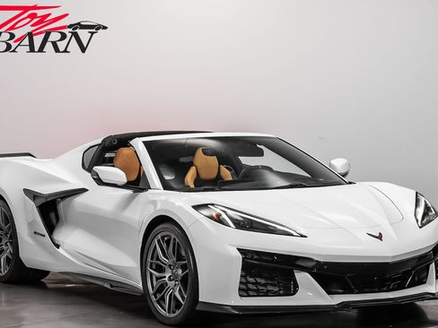 Used 2023 Chevrolet Corvette Z06 w/ Engine Appearance Package image 7