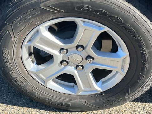 Used 2019 Jeep Wrangler Unlimited Sport S AWD/4WD image 16