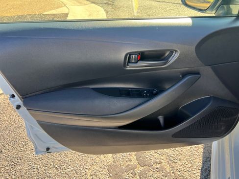 Used 2023 Toyota Corolla LE w/ LE Convenience Package FWD image 18