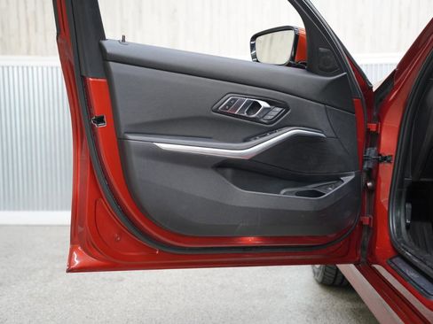 Used 2020 BMW 330i xDrive 330i xDrive Sedan North Americ w/ Convenience Package image 28