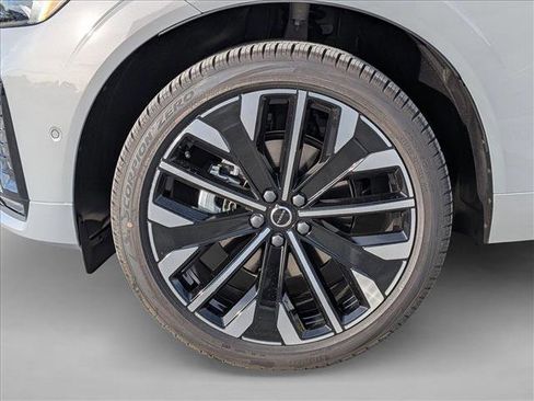 New 2026 Volvo XC60 B5 Ultra w/ Protection Package Premier image 11