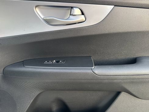 Used 2022 Kia Forte LXS image 18