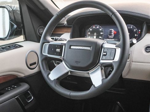 Used 2024 Land Rover Discovery Dynamic SE image 24