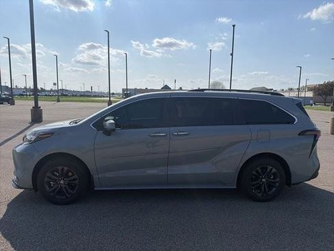 Used 2024 Toyota Sienna XLE Woodland Edition w/ Protection Package (TMS) image 3