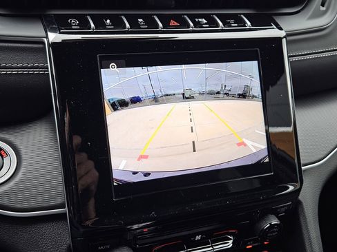 New 2026 Jeep Grand Cherokee Laredo image 18