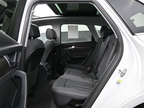Used 2024 Audi Q5 2.0T Premium w/ Convenience Package image 17