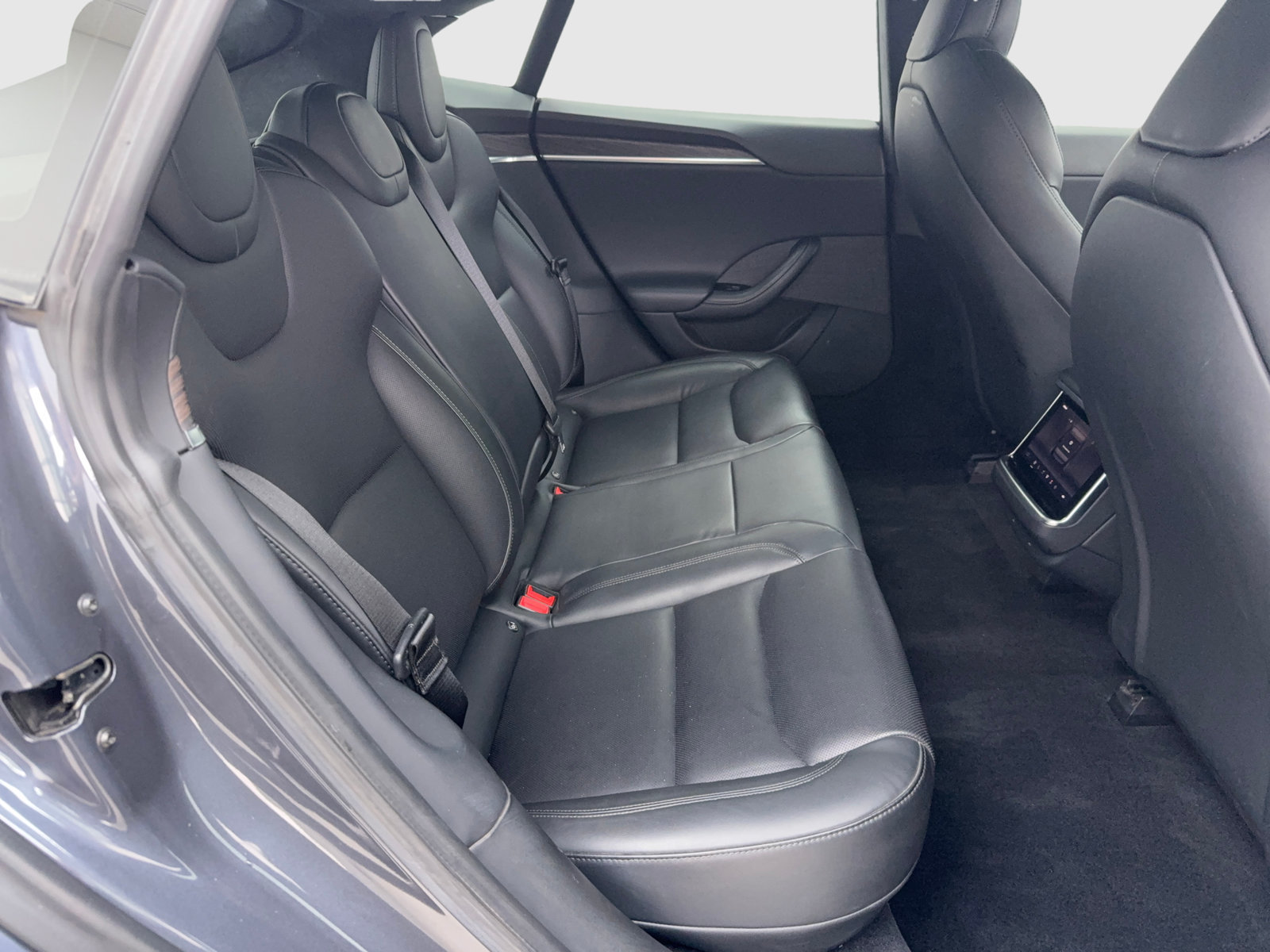 Used 2022 Tesla Model S AWD/4WD image 35