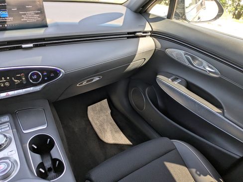 Used 2024 Genesis GV70 3.5T Sport image 13