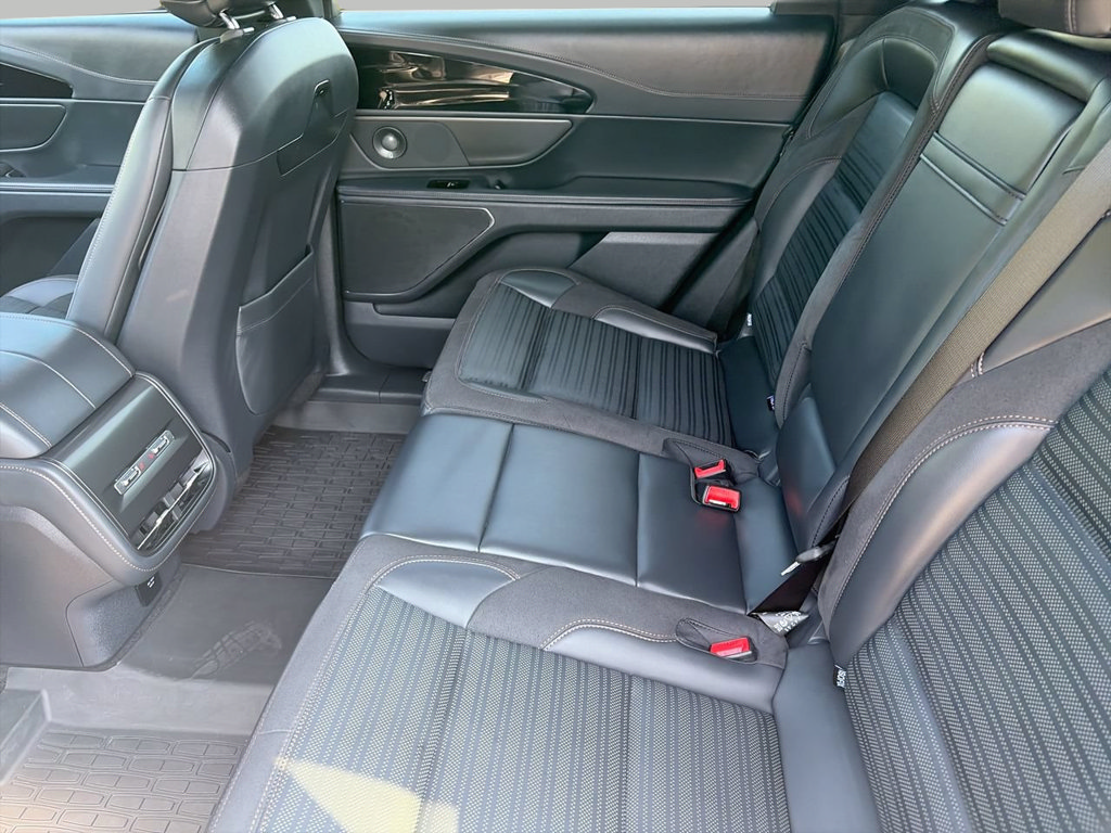 Used 2025 Lincoln Nautilus Reserve w/ Jet Appearance Package AWD/4WD image 14