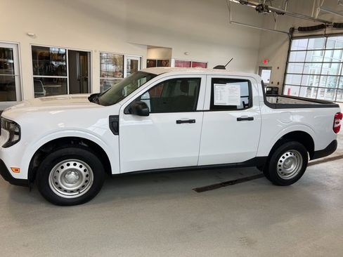 Used 2025 Ford Maverick XL w/ Equipment Group 102A image 7