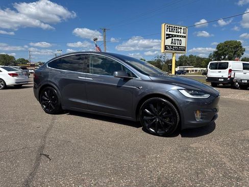 Used 2020 Tesla Model X AWD/4WD image 2