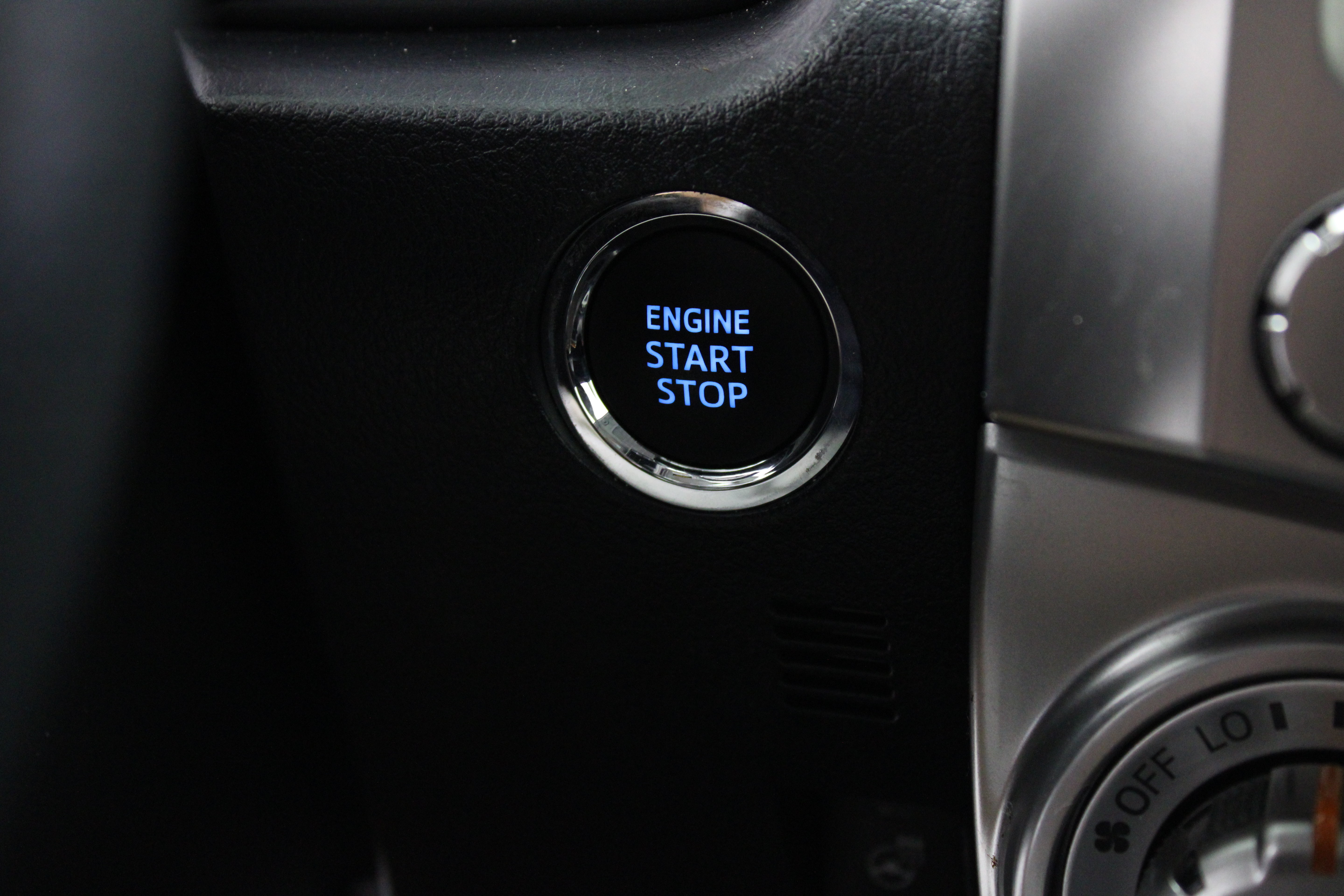 Used 2023 Toyota 4Runner SR5 Premium w/ Moonroof Package RWD image 18