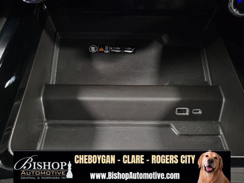 Used 2025 Chevrolet Tahoe Z71 AWD/4WD image 29