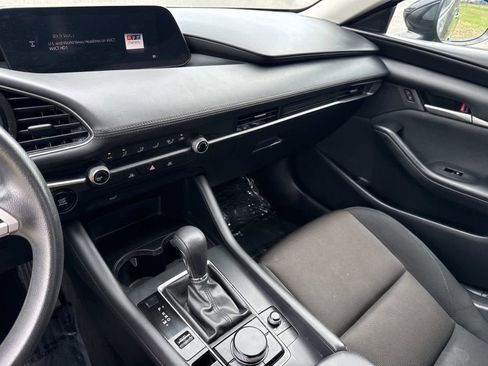 Used 2021 MAZDA MAZDA3 s image 23