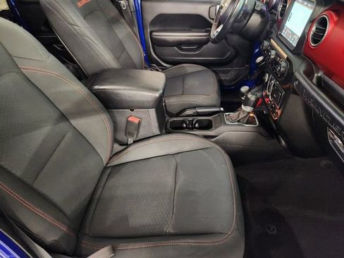 Used 2020 Jeep Wrangler Unlimited Rubicon w/ Dual Top Group AWD/4WD image 3