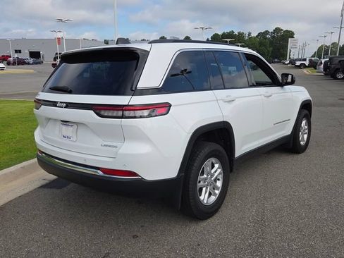 Used 2025 Jeep Grand Cherokee Laredo w/ MOPAR Finishing Package RWD image 11