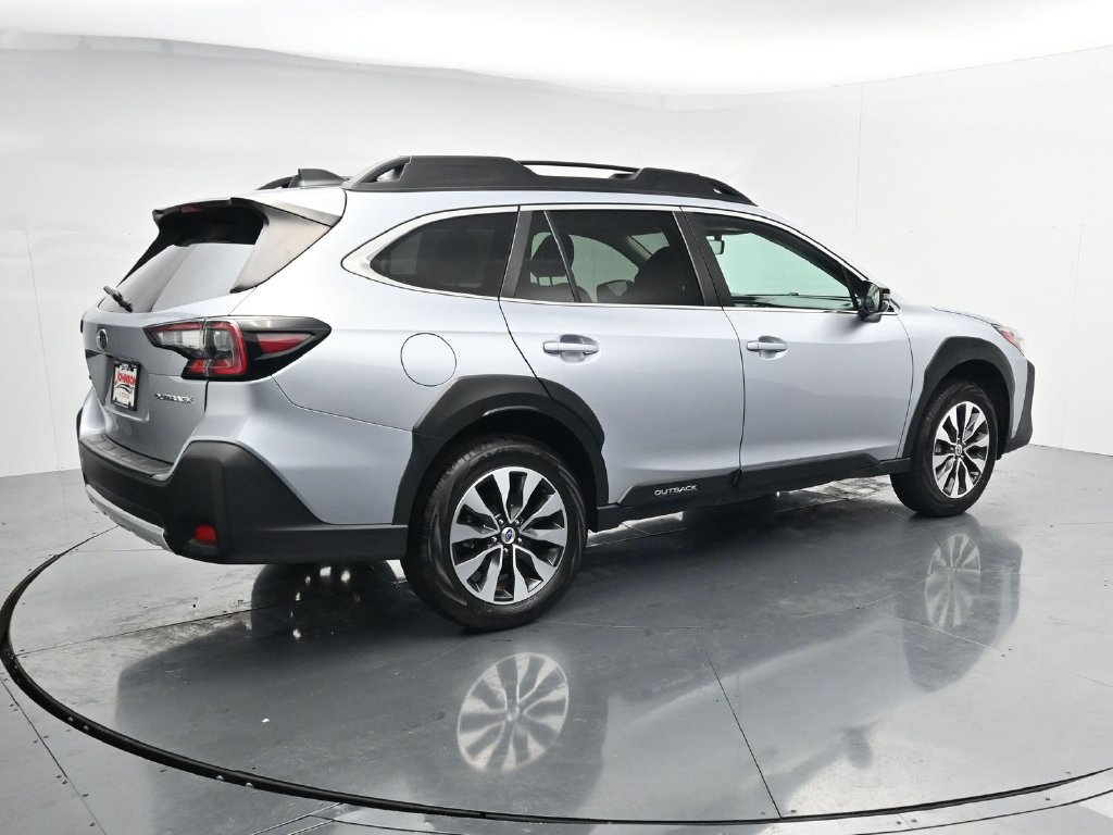 Used 2024 Subaru Outback Limited AWD/4WD image 8