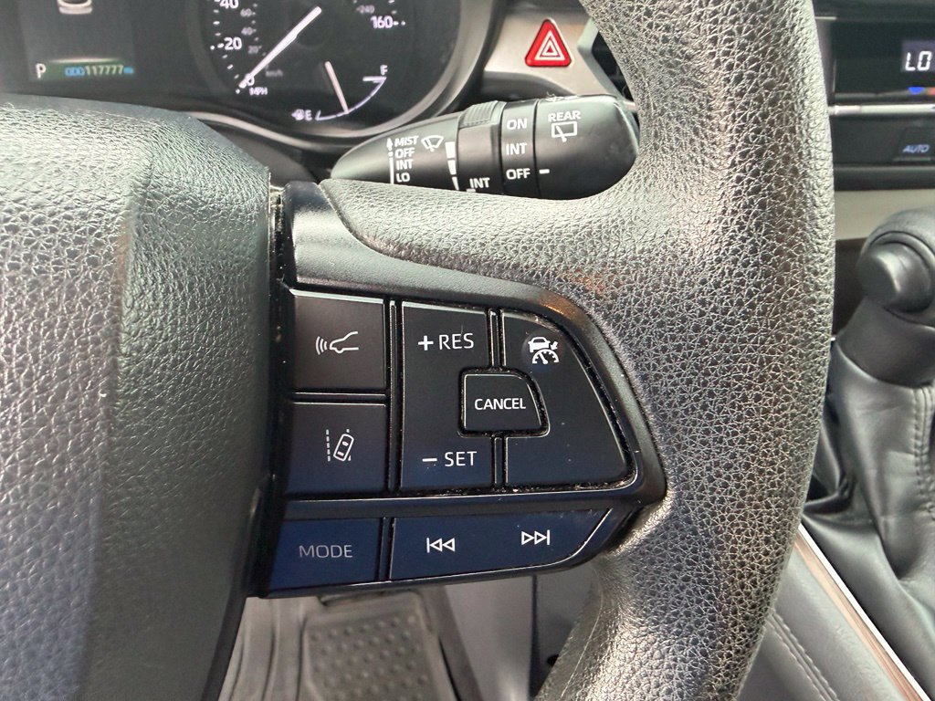 Used 2022 Toyota Sienna LE AWD/4WD image 16