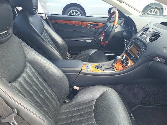 Used 2009 Mercedes-Benz SL 550 image 4