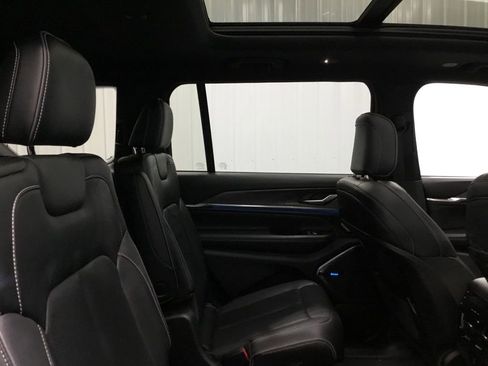 Used 2023 Jeep Grand Cherokee L Overland AWD/4WD image 22