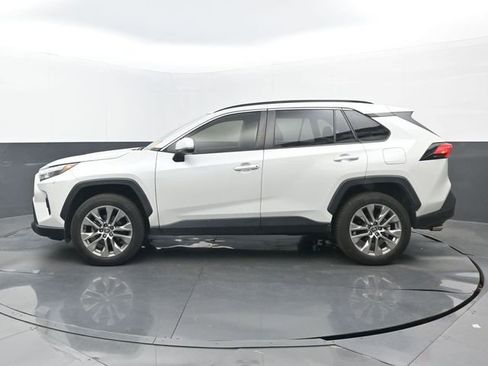 Used 2023 Toyota RAV4 XLE Premium AWD/4WD image 7