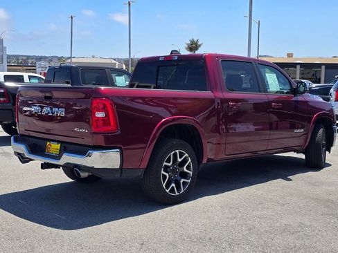 Used 2025 RAM 1500 Laramie AWD/4WD image 7