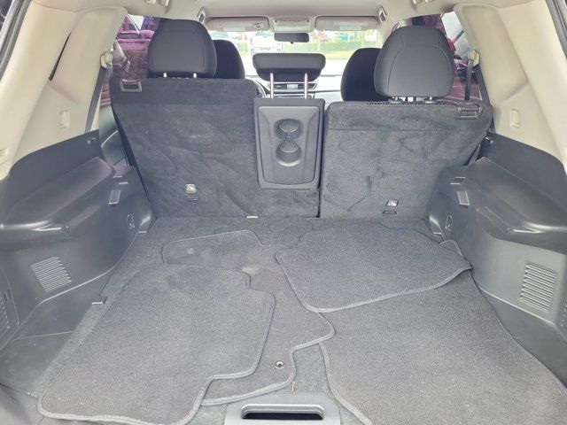 Used 2017 Nissan Rogue SV FWD image 9