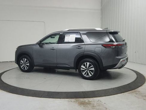 Used 2025 Nissan Pathfinder SL AWD/4WD image 6