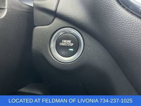 Used 2023 Chevrolet Equinox LT FWD image 16