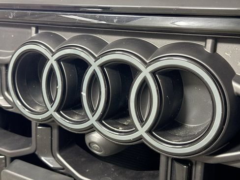 Certified 2026 Audi Q8 Premium Plus w/ Premium Plus Package AWD/4WD image 32