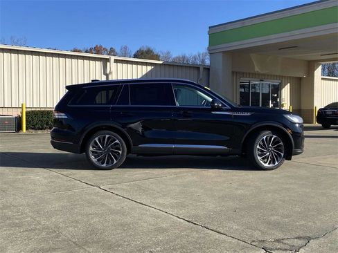 New 2025 Lincoln Aviator Reserve w/ Equipment Group 201A image 2