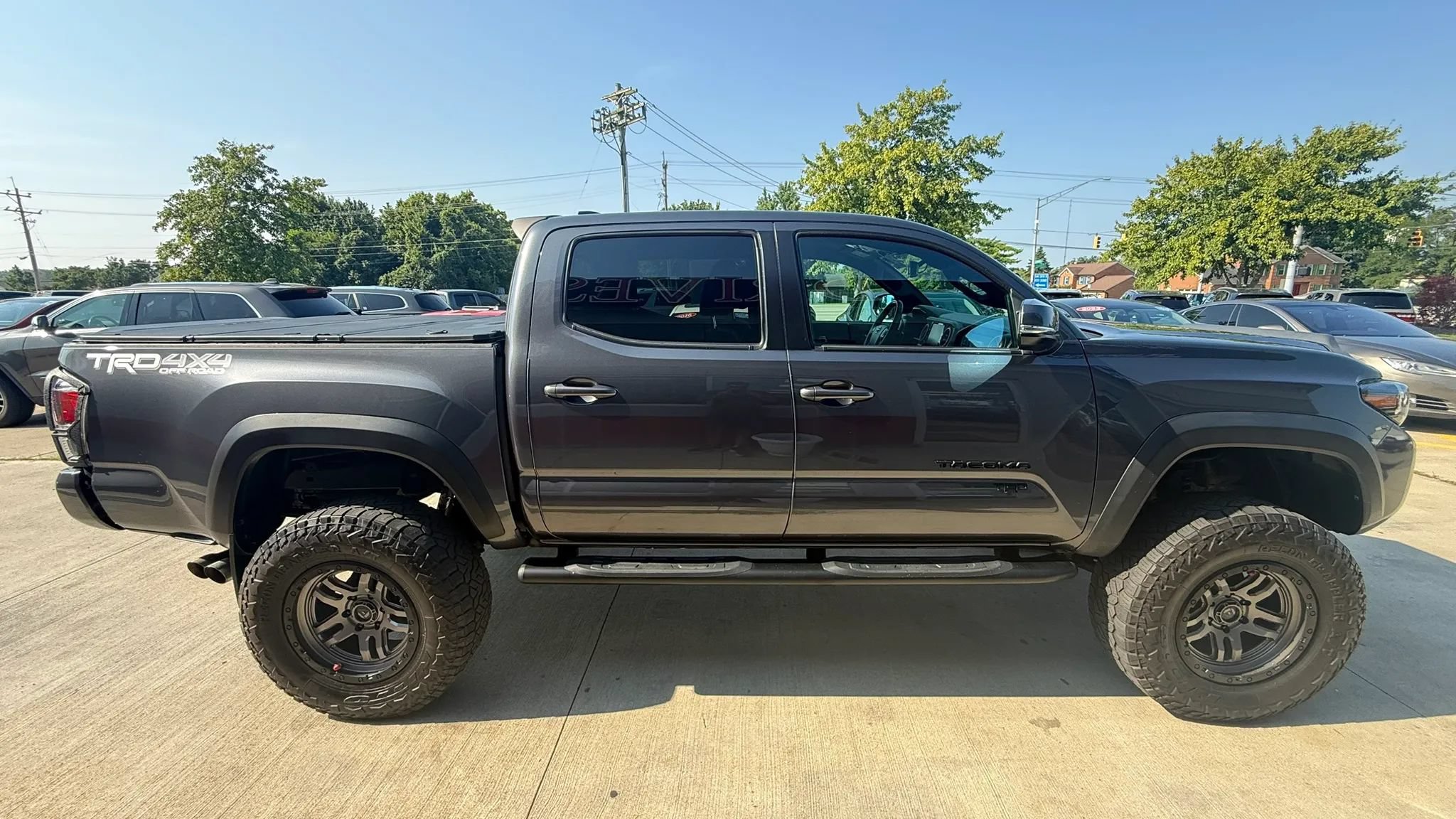 Used 2023 Toyota Tacoma TRD Off-Road AWD/4WD image 7