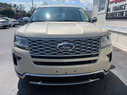 Used 2018 Ford Explorer Platinum AWD/4WD image 3