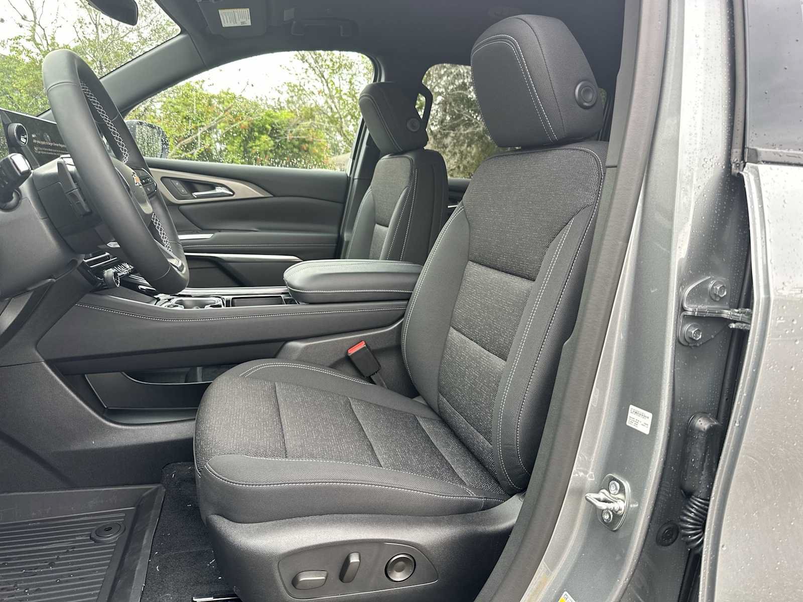 New 2026 Chevrolet Traverse LT w/ LPO, Floor Liner Package FWD image 15
