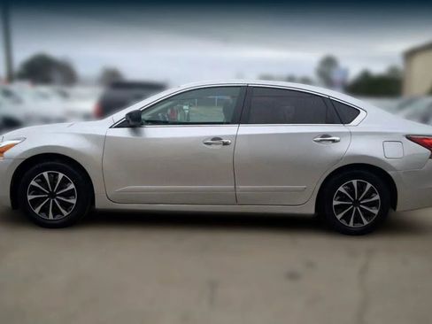 Used 2015 Nissan Altima 2.5 S w/ Power Driver Seat Package image 4