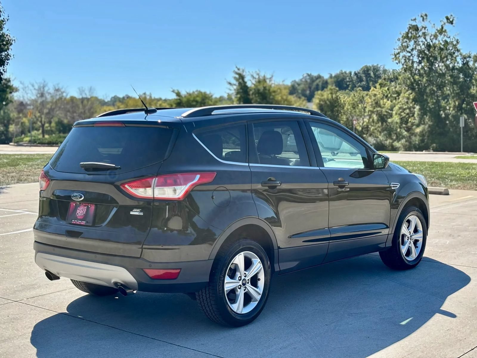 Used 2016 Ford Escape SE w/ Equipment Group 201A AWD/4WD image 6