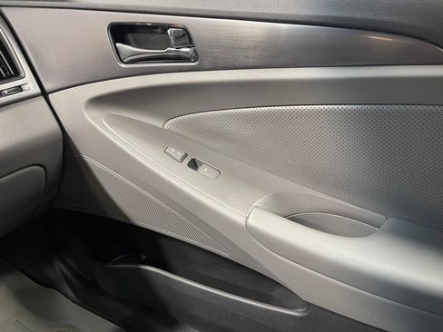 Used 2014 Hyundai Sonata Limited w/ Panoramic Sunroof Package 02 FWD image 27