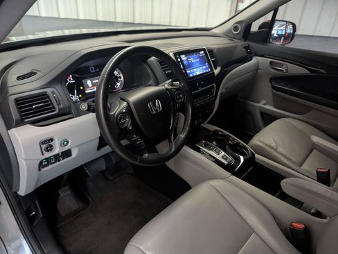 Used 2016 Honda Pilot Touring image 3