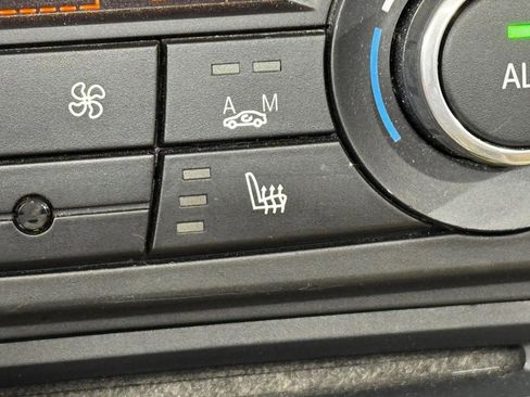 Used 2013 BMW 335i Convertible image 25