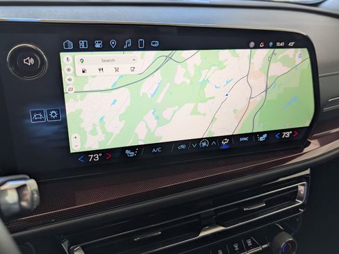 Used 2025 Chevrolet Traverse Z71 w/ Driver Confidence Package image 27