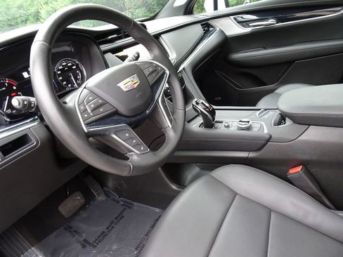 Certified 2024 Cadillac XT5 Premium Luxury AWD/4WD image 11