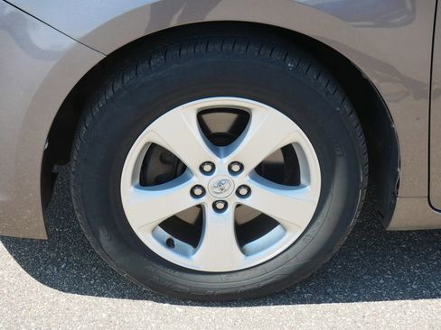 Used 2015 Toyota Sienna LE image 8