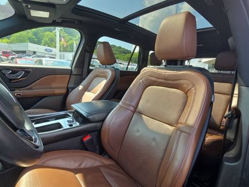 Used 2022 Lincoln Aviator Reserve w/ Elements Package Plus AWD/4WD image 11