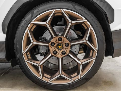 Used 2023 Lamborghini Urus Performante image 7