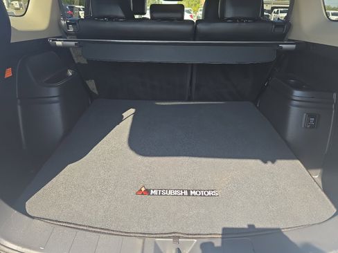 Used 2018 Mitsubishi Outlander SEL image 16